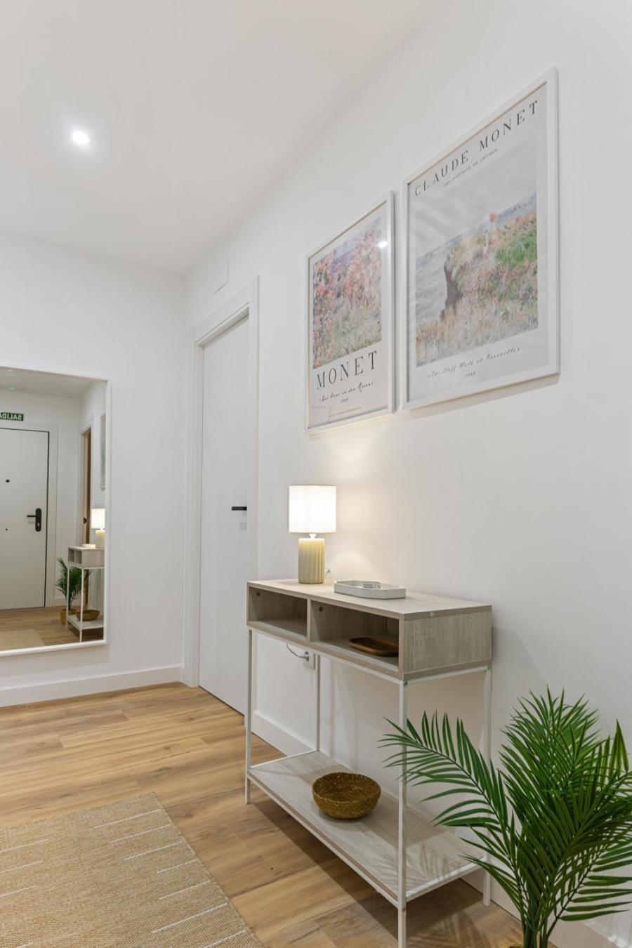 Apartamento Monet, Con Terraza, Cuna Y Trona *